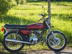 Honda GL100: Skuter Klasik yang Selalu Dikenang