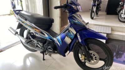 Pembalap Legendaris dan Rojak Keberhasilan bersama Yamaha F1ZR