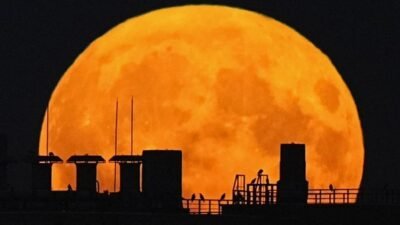 Supermoon September 2024: Menyingkap Pengaruhnya pada Pasang Surut