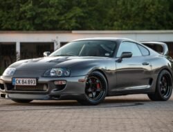 Toyota Supra MK4: Mobil Sport Ikonik yang Menjadi Legenda