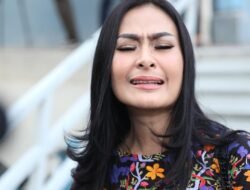 Iis Dahlia Tahu Kebenaran di Balik Gosip Artis