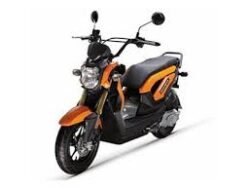 Honda Zoomer-X: Skutik Stylish yang Siap Menggoda Kaum Muda