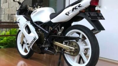 Kawasaki Ninja RR: Ikon Motor Sport yang Tak Terlupakan