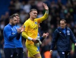 Meski Diinginkan Bayern, Bart Verbruggen Tetap Setia di Brighton
