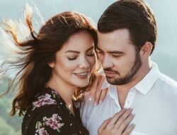 Aline Adita Akhirnya Melahirkan Anak Pertama Setelah 7 Tahun Penantian