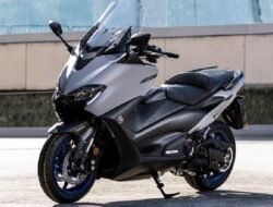 Yamaha TMAX DX: Skuter Mewah dengan Teknologi Terkini