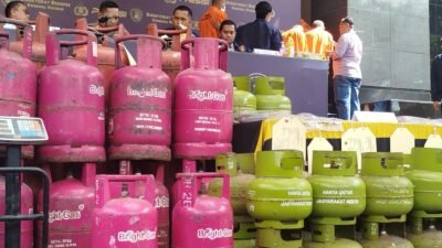 Penggerebekan Pengoplosan Gas Subsidi di Pekanbaru
