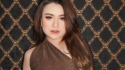 Nathalie Holscher: Menggenggam Kenangan Lewat Ziarah ke Makam Ibunda