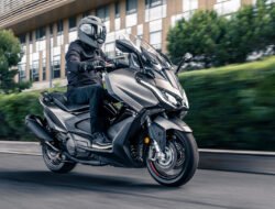 Kymco AK 550: Skuter Premium yang Menghadirkan Inovasi dan Kinerja Tinggi