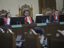 Tiga Hakim Kasus Tom Lembong Terbukti Langgar Kode Etik: Sebuah Tinjauan Mendalam