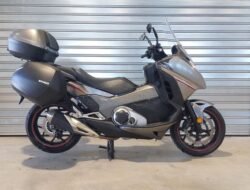 Honda Integra: Skuter Futuristik dengan Performa Optimal