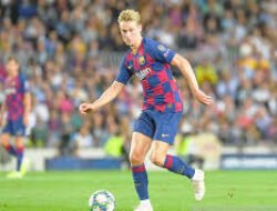 Cedera Frenkie de Jong: Barcelona Harus Beradaptasi Tanpa Gelandang Kunci