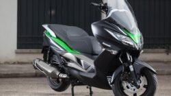 Kawasaki J300: Skuter Bertenaga dan Desain Modern