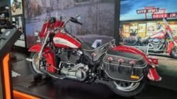 Review Konsep Riding Harian hingga Touring: Bagaimana Hydra-Glide Revival 2026 Terasa dari Rem Disc, Torsi 161 Nm, sampai Jok 663 mm