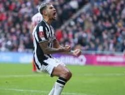 Eddie Howe “Tersinggung” Rumor Bruno Guimaraes ke MU: Newcastle Mau Cerita Berhenti di Ruang Publik