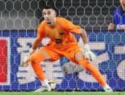 Lolos Tes Medis, Joan Garcia Siap Dimainkan Barcelona Kontra Rayo: Apa Artinya Bagi Tim?