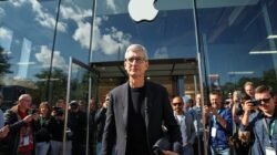 Tim Cook Menutup Bab Kepemimpinan di Apple: Dari Efisiensi Operasional hingga Dominasi Global