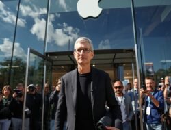 Tim Cook Menutup Bab Kepemimpinan di Apple: Dari Efisiensi Operasional hingga Dominasi Global