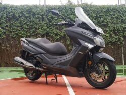 Kymco Downtown 250i, Skutik Besar yang Lebih Mengutamakan Fungsi daripada Gaya