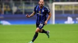 Inter Milan Dapat Angin Segar, Hakan Calhanoglu Putuskan Tetap Bertahan di Tengah Ketidakpastian