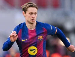 Tak Puas dengan Sekadar Kompetitif, Frenkie de Jong Dorong Barcelona Rebut Gelar Liga Champions