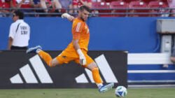 Super Save dan Keteguhan Hati, Paes Ubah Cibiran Jadi Pengakuan di Ajax